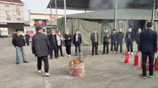 扎實(shí)開展消防技能培訓(xùn)演練 為商戶打造安全放心的經(jīng)營(yíng)環(huán)境